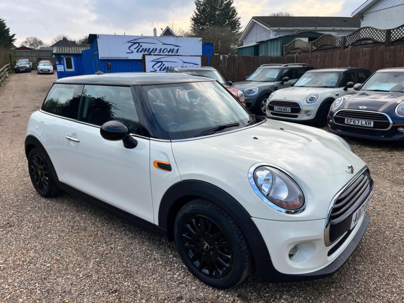 2017 MINI Hatch 1.5 Cooper Euro 6 (s/s) 3dr in White — image 1