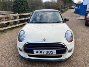 2017 MINI Hatch 1.5 Cooper Euro 6 (s/s) 3dr in White — image 3