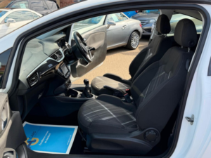 2015 Vauxhall Corsa 1.4i Ecotec Limited Edition Euro 6 3dr in White — image 4