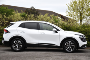 2024 Kia Sportage 1.6 T-Gdi 3 SUV 5dr Petrol Manual Euro 6 (s/s) (148 Bhp) in White — image 2