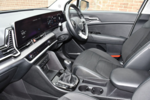 2024 Kia Sportage 1.6 T-Gdi 3 SUV 5dr Petrol Manual Euro 6 (s/s) (148 Bhp) in White — image 4