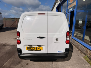2023 Peugeot Partner 1.5 Bluehdi 1000 Professional Premium + Standard Panel Van 5dr Diesel Manual Swb Euro 6 100 Bhp in White — image 5