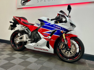 2014 Honda Cbr600rr 600 in White — image 3