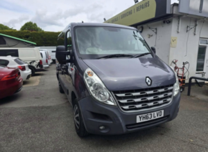 2014 Renault Master 2.3 Dci 28 in Blue — image 2