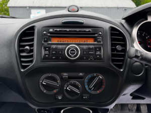 2014 Nissan Juke 1.6 Visia Euro 5 5dr in Red — image 3