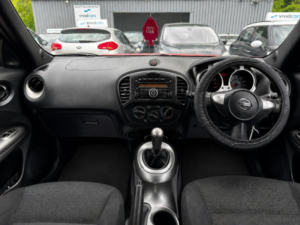 2014 Nissan Juke 1.6 Visia Euro 5 5dr in Red — image 4