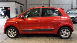 2015 Renault Twingo 0.9 Dynamique Energy Tce 90 Red 5dr Low Tax+8 Stamps+cruise in Red — image 2