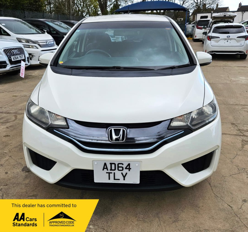 2015 Honda Fit 1.5l Hybrid- Ulez/caz Pass- Free 18months Gold Warranty & 12months Aa Breakdown Cover in White — image 1