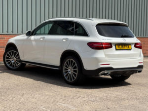 2018 Mercedes-Benz Glc 2.1 Glc250d Amg Line (premium) G-Tronic+ 4matic Euro 6 (s/s) 5dr in White — image 4