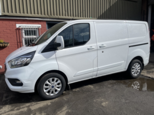 2022 Ford Transit Custom 2.0 Transit Custom Limited Van 300 L1 2.0l Ecoblue 130ps Fwd 6 Speed Manual in White — image 3