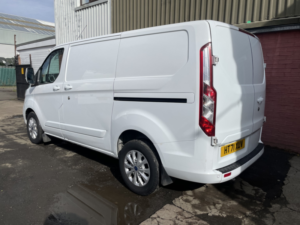 2022 Ford Transit Custom 2.0 Transit Custom Limited Van 300 L1 2.0l Ecoblue 130ps Fwd 6 Speed Manual in White — image 5