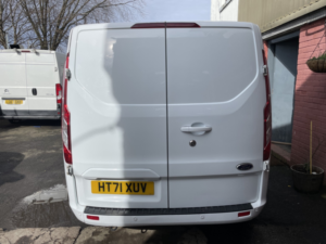 2022 Ford Transit Custom 2.0 Transit Custom Limited Van 300 L1 2.0l Ecoblue 130ps Fwd 6 Speed Manual in White — image 6