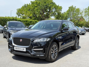 2019 Jaguar F-Pace 2.0 D240 R-Sport Auto AWD Euro 6 (s/s) 5dr in Black — image 3