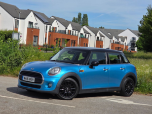 2016 MINI Hatch 1.5 Cooper D Euro 6 (s/s) 5dr in Blue — image 3