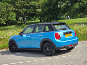 2016 MINI Hatch 1.5 Cooper D Euro 6 (s/s) 5dr in Blue — image 5