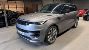 2023 Land Rover Range Rover Sport 3.0 D300 Mhev Dynamic Se in Grey — image 2