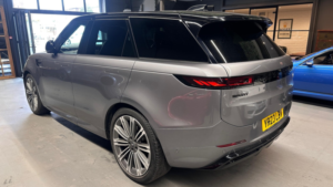 2023 Land Rover Range Rover Sport 3.0 D300 Mhev Dynamic Se in Grey — image 5