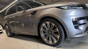 2023 Land Rover Range Rover Sport 3.0 D300 Mhev Dynamic Se in Grey — image 6