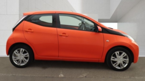 2016 Toyota Aygo 1.0 Vvt-I X-Play in Orange — image 2