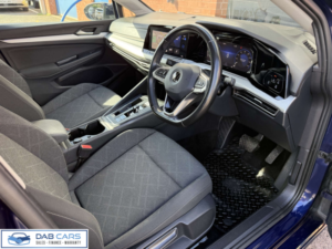2020 Volkswagen Golf 1.5 Golf Life Etsi Semi-Auto 5dr in Blue — image 4