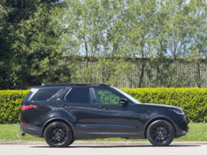 2017 Land Rover Discovery 3.0 Td V6 Hse Auto 4WD Euro 6 (s/s) 5dr in Black — image 2