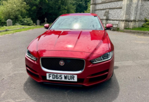 2015 Jaguar Xe 2.0 Gtdi Portfolio Auto Euro 6 (s/s) 4dr in Red — image 2