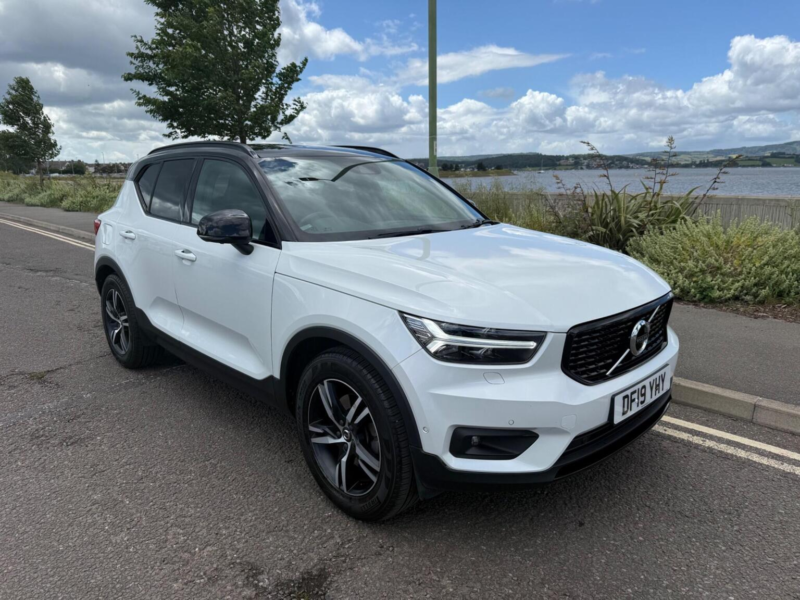 2019 Volvo Xc40 2.0 T4 R-Design Auto AWD Euro 6 (s/s) 5dr in White — image 1