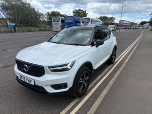 2019 Volvo Xc40 2.0 T4 R-Design Auto AWD Euro 6 (s/s) 5dr in White — image 3