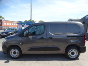 2023 Citroen Berlingo 1.5 Bluehdi 1000 Enterprise Edition M Swb Euro 6 (s/s) 5dr in Grey — image 4