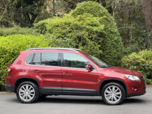 2010 Volkswagen Tiguan 2.0 Tdi Sport in Red — image 2