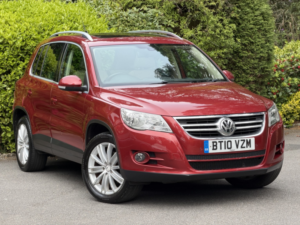 2010 Volkswagen Tiguan 2.0 Tdi Sport in Red — image 4
