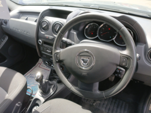2017 Dacia Duster 1.5 Laureate Dci 110 4x2 in Grey — image 4