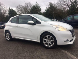 2014 Peugeot 208 1.2 Vti Active Euro 5 3dr in White — image 3