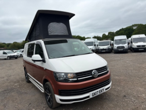 2017 Volkswagen Transporter 2.0 Tdi T28 Bluemotion Tech Startline in White — image 4