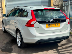 2013 Volvo V60 1.6 D2 Se Estate 5dr Diesel Powershift Euro 5 (s/s) (115 Ps) in White — image 2