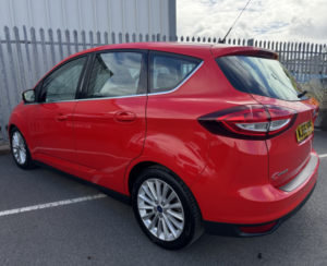2016 Ford C-Max Titanium 1.0 T in Red — image 4