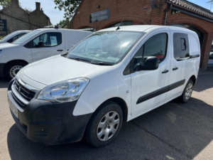 2016 Peugeot Partner 1.6 Bluehdi 854 Professional L1 5dr in White — image 2