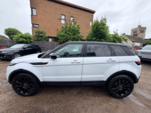 2017 Land Rover Range Rover Evoque Td4 Se Tech in White — image 5