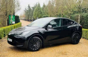 2024 Tesla Model Y Auto Rwd 5dr in Grey — image 2