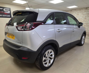 2017 Vauxhall Crossland X 1.2 Turbo Ecotec Se SUV 5dr Petrol Manual Euro 6 (s/s) (110 Ps) in Multicolour — image 3