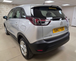 2017 Vauxhall Crossland X 1.2 Turbo Ecotec Se SUV 5dr Petrol Manual Euro 6 (s/s) (110 Ps) in Multicolour — image 4