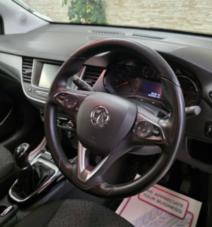2017 Vauxhall Crossland X 1.2 Turbo Ecotec Se SUV 5dr Petrol Manual Euro 6 (s/s) (110 Ps) in Multicolour — image 5