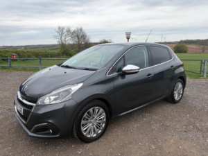 2017 Peugeot 208 1.2 Puretech Allure Euro 6 5dr in Grey — image 6