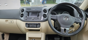 2013 Volkswagen Tiguan 2.0 Tdi Tech Match 4 Motion Automatic in Beige — image 3