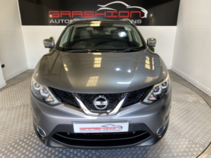 2017 Nissan Qashqai 1.6 Dig-T Tekna in Grey — image 2