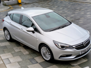 2018 Vauxhall Astra 1.6 Cdti Blueinjection Elite Nav in Silver — image 2