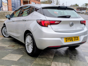 2018 Vauxhall Astra 1.6 Cdti Blueinjection Elite Nav in Silver — image 3