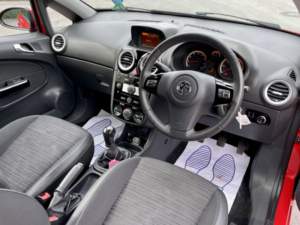 2014 Vauxhall Corsa 1.4 16v Excite in Red — image 5