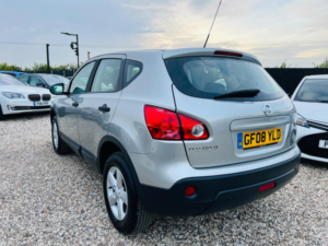 2008 Nissan Qashqai 1.6 Visia 2WD 5dr in Silver — image 2
