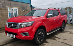 2019 Nissan Navara 2.3 Dci Tekna 4WD Euro 6 (s/s) 4dr in Red — image 4